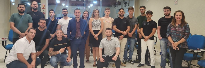Murilo com uma turma